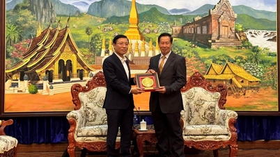 គណៈប្រតិភូ​មក​ពី​បណ្ឌិត្យសភា​សារព័ត៌មាន និង​សារគមនាគមន៍ បាន​ធ្វើ​ទស្សនកិច្ច និង​ធ្វើការ​ជាមួយ​ក្រសួង​ព័ត៌មាន វប្បធម៌ និង​ទេសចរណ៍​ឡាវ