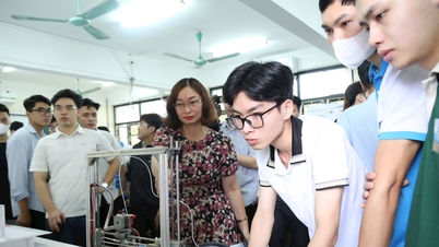 ពិន្ទុចូលរៀនអប្បបរមានៃសាកលវិទ្យាល័យដឹកជញ្ជូនគឺ 16 ពិន្ទុ។