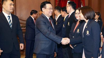 Chủ tịch Quốc hội Vương Đình Huệ thăm Đại học Chulalongkorn của Thái Lan