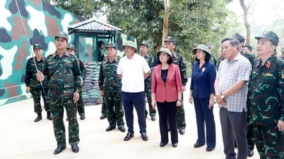 លេខាគណៈកម្មាធិការបក្សទីក្រុង ពិនិត្យការត្រៀមរៀបចំសមយុទ្ធតំបន់ការពារហាណូយ