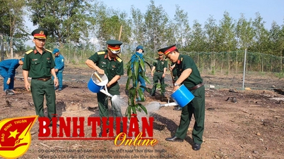 Ban CHQS Hàm Tân trồng cây kỷ niệm ngày sinh nhật Bác