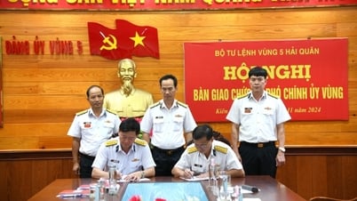 Le colonel Hoang Quoc Hoan a été nommé au poste de commissaire politique adjoint du commandement de la région navale 5.