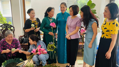 สตรีในเมืองหลวงแบ่งปันประสบการณ์ในการอนุรักษ์และพัฒนาหัตถกรรมดั้งเดิม