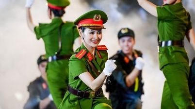 Ngắm nhìn vũ đạo uyển chuyển của các nữ chiến sĩ công an