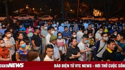 Câu chuyện xếp hàng mua nhà ở xã hội và cam kết của nhiều đời Bộ trưởng Xây dựng
