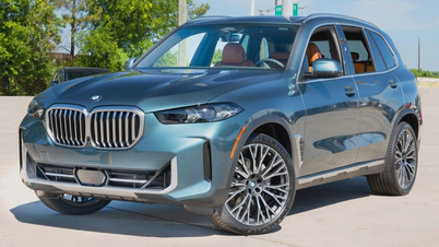 BMW X5 and X7 recalled due to risk of dashboard detaching