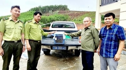 មនុស្សបានប្រគល់ Python ដ៏កម្រមួយ ដែលត្រូវបានរាយក្នុងសៀវភៅក្រហម។