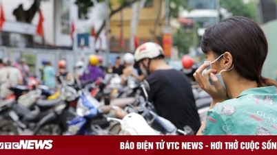 Giao thông ùn tắc, nhiều phụ huynh ám ảnh đón con mỗi giờ tan trường