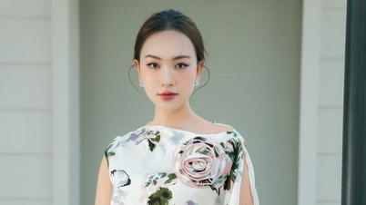 가을의 가장 호사스럽고 우아한 파티드레스가 나왔습니다