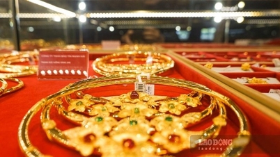 Vàng nhẫn neo cao, thế giới bứt phá