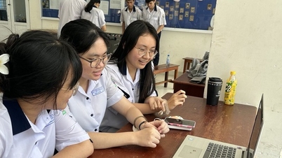 What do teachers say about the conversion of 10 graduation exam scores with foreign language certificates?