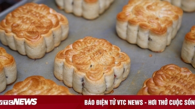 Cảnh sản xuất bánh Trung thu siêu hút khách ở làng nghề nổi tiếng Hà Nội