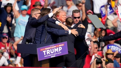 Hàng loạt tiếng súng vang lên, ông Trump bị thương nhưng vẫn an toàn
