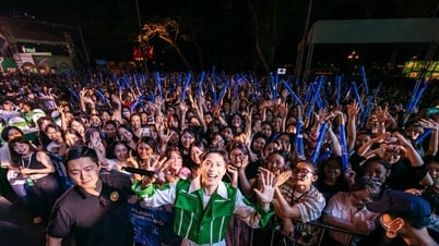 Rhyder ទាក់ទាញអ្នកគាំទ្ររាប់ពាន់នាក់ Anh Tu ប្រាប់យុវជន 'ដួលហើយក្រោកឈរ'