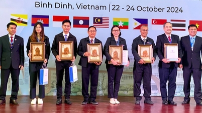 Foreign experts evaluate Quy Nhon University training program