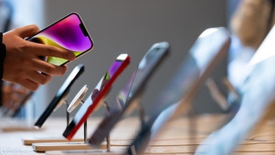 iPhone biến thành màn hình thông minh với iOS 17