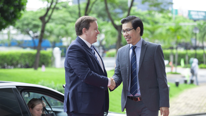 El Ministro y el Embajador de Finlandia visitan y trabajan con la Universidad Ton Duc Thang