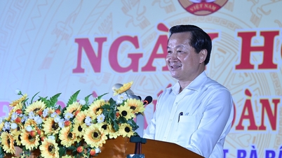 បង្រួបបង្រួមឆន្ទៈបក្ស និងទឹកចិត្តប្រជាជន កសាងមាតុភូមិ និងប្រទេសឱ្យកាន់តែសម្បូរ រឹងមាំ ប្រជាធិបតេយ្យ និងអរិយធម៌។