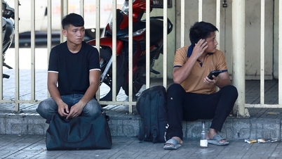Bỏ lỡ chuyến xe, nam thanh niên phải chờ gần 7 tiếng để về nhà dịp nghỉ lễ 2/9