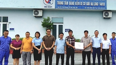 Công đoàn GTVT Việt Nam thăm, tặng quà người lao động đăng kiểm