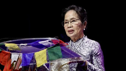 Professor Nguyen Thi Ngoc Phuong received the prestigious Ramon Magsaysay award.