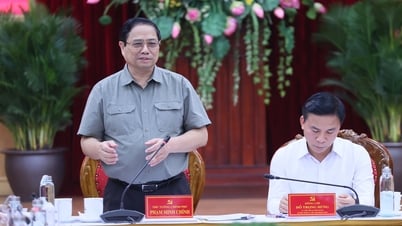 Premierminister Pham Minh Chinh arbeitet mit dem Ständigen Ausschuss des Parteikomitees der Provinz Thanh Hoa zusammen