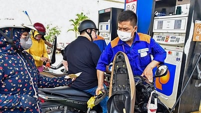 Giá xăng dầu đồng loạt tăng tiếp, RON 95 vượt 21.000 đồng/lít