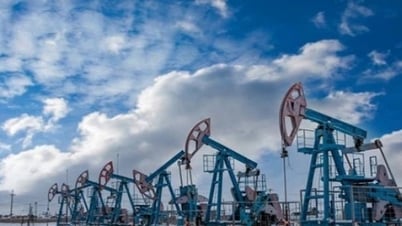 Russia could gain $1 billion by cutting oil output; IMF warns of consequences of fragmentation of raw material markets