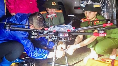 ដោយប្រើ flycam, យន្តហោះគ្មានមនុស្សបើកសម្រាប់ការសង្គ្រោះទឹកជំនន់