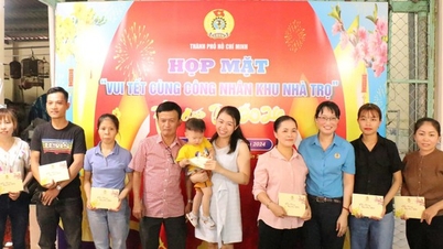ពិធីជប់លៀងឆ្នាំថ្មី ដើម្បីលើកទឹកចិត្តដល់កម្មករនិយោជិតក្នុងស្ថានភាពលំបាកដែលមិនអាចត្រឡប់មកផ្ទះវិញសម្រាប់បុណ្យតេត