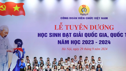 សហជីពមន្ត្រីរាជការវៀតណាម ផ្តល់កិត្តិយសដល់សិស្សានុសិស្សដែលឈ្នះរង្វាន់ជាតិ និងអន្តរជាតិក្នុងឆ្នាំសិក្សា ២០២៣-២០២៤