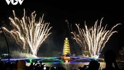 Mãn nhãn màn pháo hoa nhân ngày giỗ tổ Hùng Vương