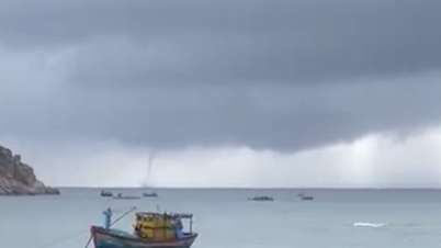 Waterspout ស្រាប់តែលេចចេញនៅ Binh Dinh