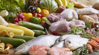 Suspend kitchen causing food poisoning
