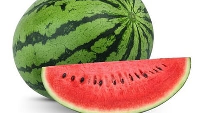 Die Art und Weise, wie Sie Wassermelone essen, offenbart Ihre wahre Persönlichkeit
