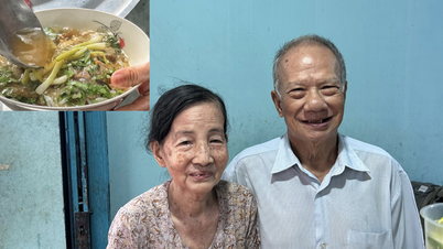 ហាង​គុយទាវ​សាច់គោ​របស់​គូស្នេហ៍​វ័យ ៨០ ឆ្នាំ​នៅ​ផ្លូវ​មួយ​ក្នុង​ទីក្រុង​ហូជីមិញ៖ រួម​គ្នា​ក្នុង​វ័យ​ចំណាស់