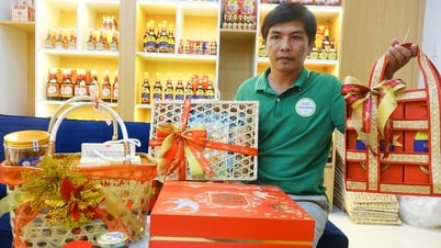Giỏ quà sản phẩm OCOP và túi gạo ST25 trồng vùng đất Kiên Giang bán đắt ngày Tết