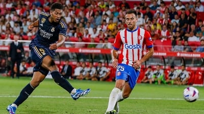 គ្រូ​បង្វឹក Napoli សរសើរ​វិធី​របស់ Real ក្នុង​ការ​ជំនួស Benzema