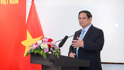 នាយករដ្ឋមន្ត្រី Pham Minh Chinh ជួបជាមួយមន្ត្រីនៃទីភ្នាក់ងារតំណាងវៀតណាមប្រចាំនៅឡាវ