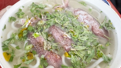 Độc đáo bánh canh mực Đà Nẵng