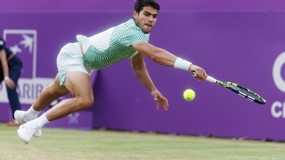 Alcaraz wins grass-field championship earlier than 'Big 3'