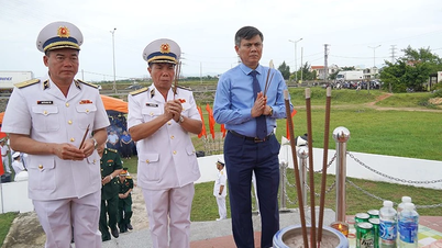 Tưởng niệm các liệt sĩ và nhân dân hy sinh trong chiến thắng trận đầu tại sông Gianh