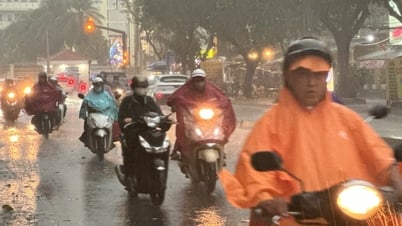 ហេតុ​អ្វី​បាន​ជា​ភ្លៀង​ធ្លាក់​យ៉ាង​ខ្លាំង​នៅ​ទីក្រុង​ហូជីមិញ​រសៀល​នេះ?