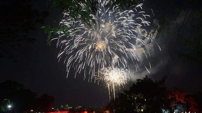 Hanoi holds countdown at Hoan Kiem Lake on New Year's Eve