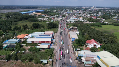 How does Ho Chi Minh City Ring Road 4 connect Long Thanh airport and seaport?