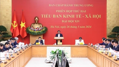 นายกรัฐมนตรี Pham Minh Chinh เป็นประธานการประชุมคณะอนุกรรมการด้านเศรษฐกิจและสังคมของสมัชชาใหญ่พรรคแห่งชาติครั้งที่ 14