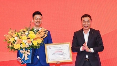 ฟุตบอล 7 ต่อ 7 ของเวียดนามฉลองเหตุการณ์สำคัญพิเศษ