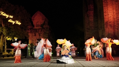 បើកដំណើរការកម្មវិធីដំណើរកម្សាន្តពីរយប់ ដើម្បីទស្សនាអគារ Ponagar