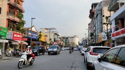 Anpassung und Ergänzung des Beschilderungssystems einiger Routen in der Stadt. Farbton