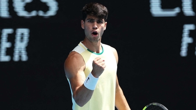 Alcaraz reaches Australian Open fourth round for first time